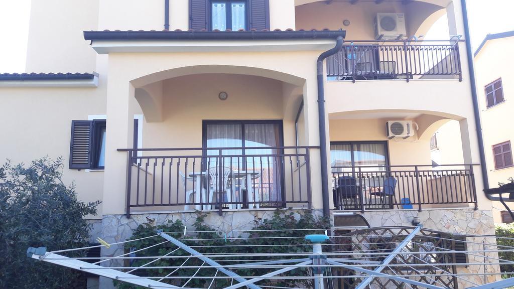 Apartments Mirela Пореч Екстериор снимка